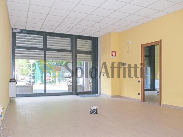2 vetrine trilocale 80mq