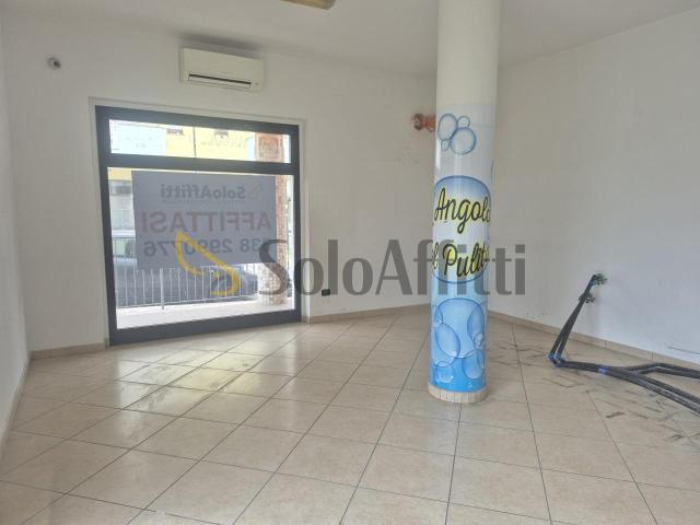 2 vetrine Via Marche monolocale 33mq