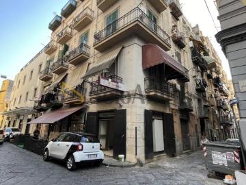 2 vetrine Via Bernardino Rota 22 monolocale 15mq