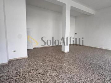 2 vetrine via italia bilocale 70mq