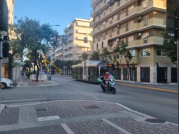 3 vetrine Viale Guglielmo Marconi monolocale 100mq