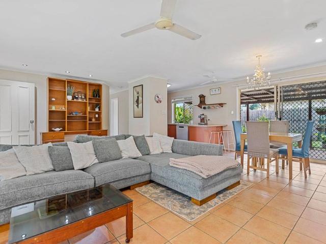 2 Village Terrace, Redlynch