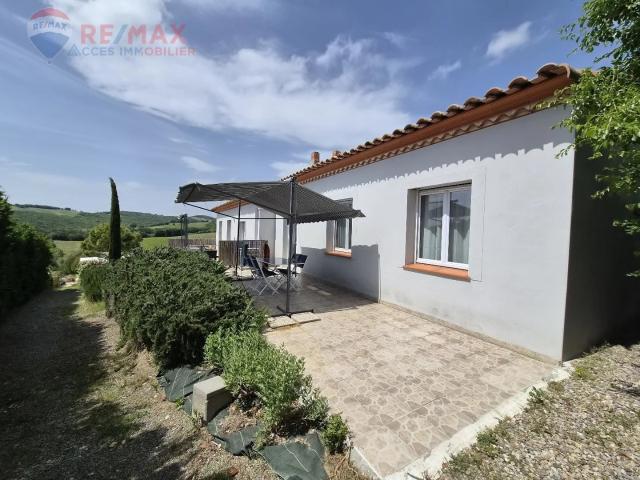 2 VILLAS DE PLAIN PIED AVEC PISCINE, JARDIN, GARAGES, ET VUE PAN