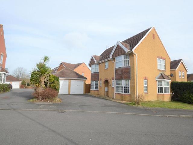 2 Walnut Close, Miskin, CF72 8RZ 4 bed detached house to rent £1,700 pcm £392 pw