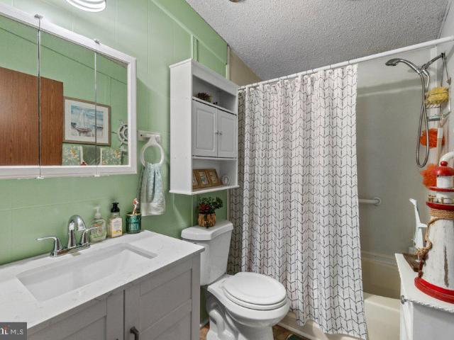 2 Waterview Drive