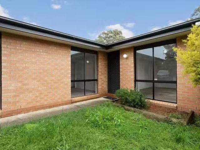 2 Weekes Close, Calwell, ACT 2905