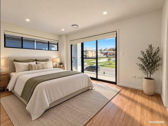 2 WEEKS FREE RENT ! Just Metres From The New Shopping Precinct!