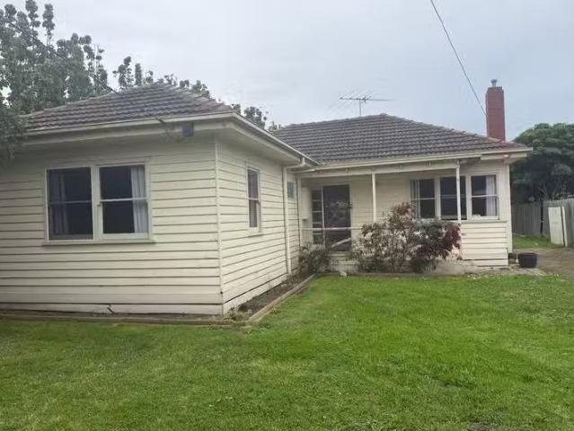 2 Weeroona Avenue, Hamlyn Heights, VIC 3215 House for Rent