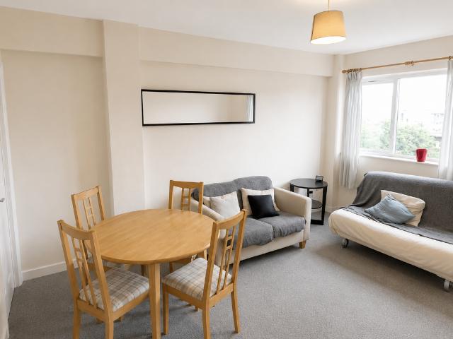 2, Westfield Court, Edinburgh, EH11 2RJ 3 bed flat to rent £1,800 pcm £415 pw