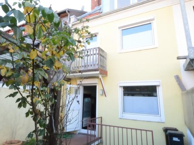 2 WG Zimmer und ein niedliches Penthouse mit insuitebad ausschließlich Frauen WG/female only!