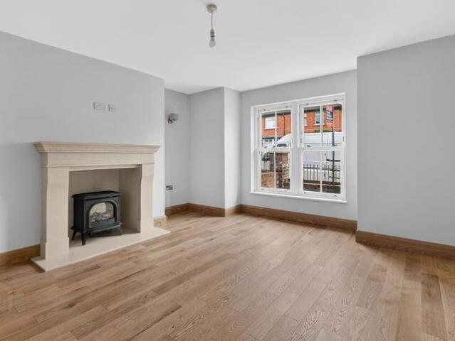 2 Willesden Park, Stranmillis, Belfast, BT9 5GX