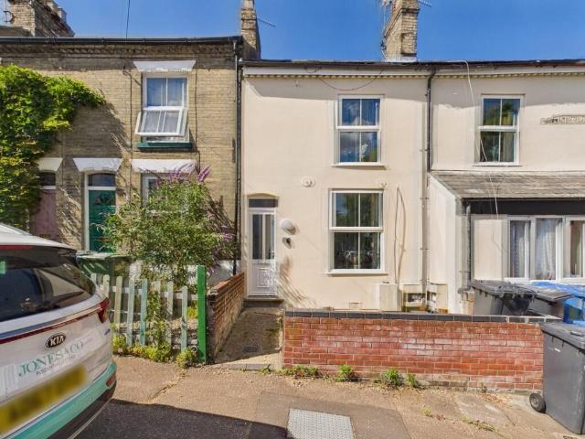 2 Winter Road NR23RR 1 bed mews to rent £685 pcm £158 pw