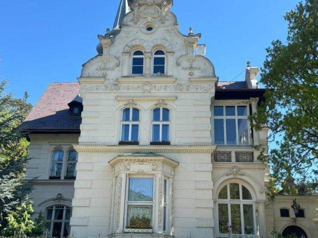 2 Wohnungen in stilvoller Villa in Bestlage von Baden