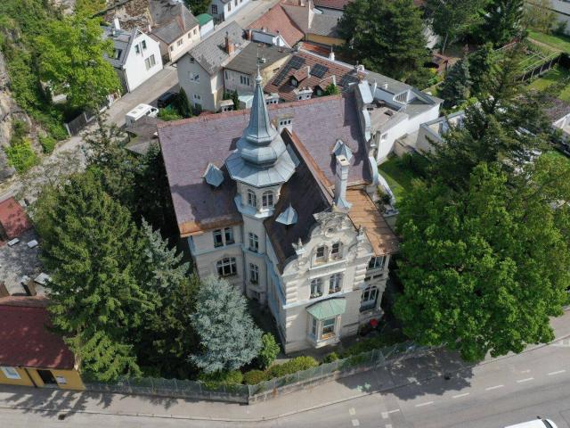 2 Wohnungen in stilvoller Villa in Bestlage von Baden