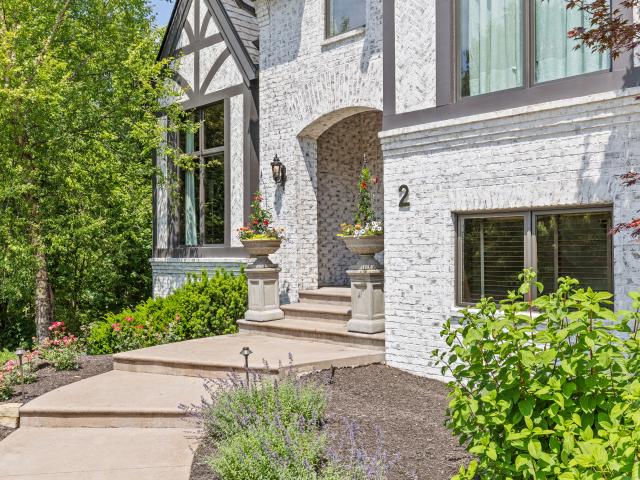 2 Woodard Bluff