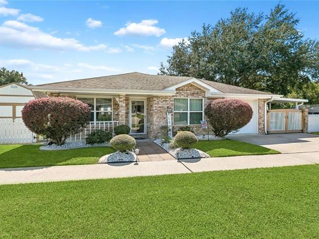2 woodchase court