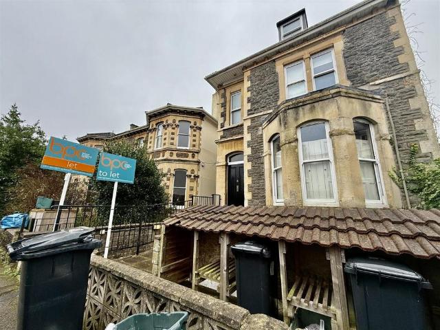 2 Woodfield Road, Bristol, BS6 3 bed flat to rent £2,700 pcm £623 pw