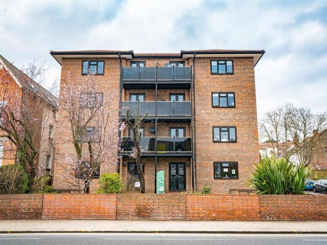 2 Worple Avenue, London, SW19 4JQ, United Kingdom | 3 bed apartment for rent #136498002 | Rentberry