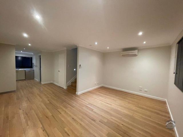 2 x 2 Townhouse