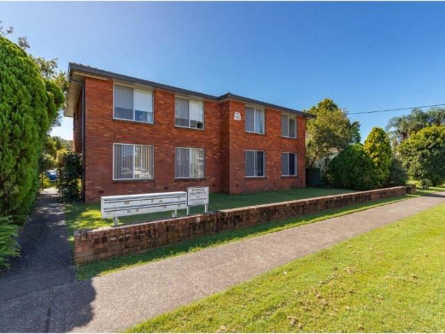 2 x bedroom renovated ground floor unit