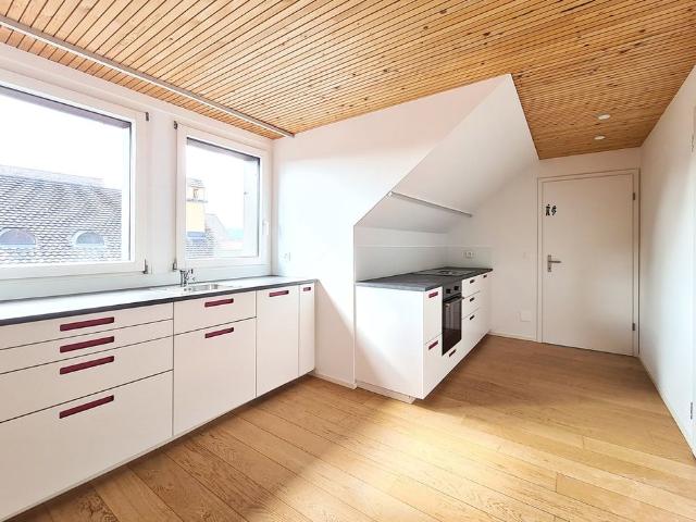 2 x NETTOMIETZINSE GESCHENKT! Charmante 1.5 Zimmerwohnung am historischen Schlossplatz in Aarau