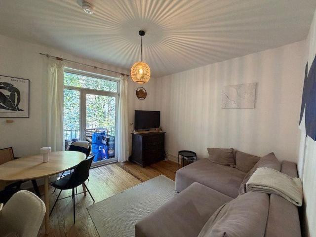 2 Zi. Altbauwohnung mit Wohnküche und Balkon in Barmbek Süd