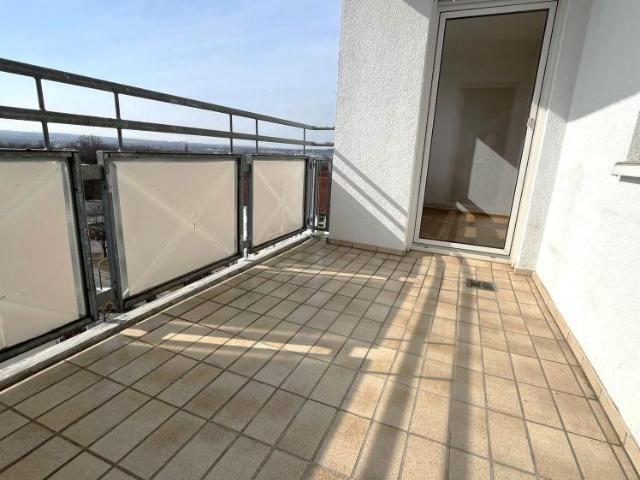 2 Zi. Dachgeschoss Whg. mit Balkon, Lift, Stellplatz und FERNBLICK
