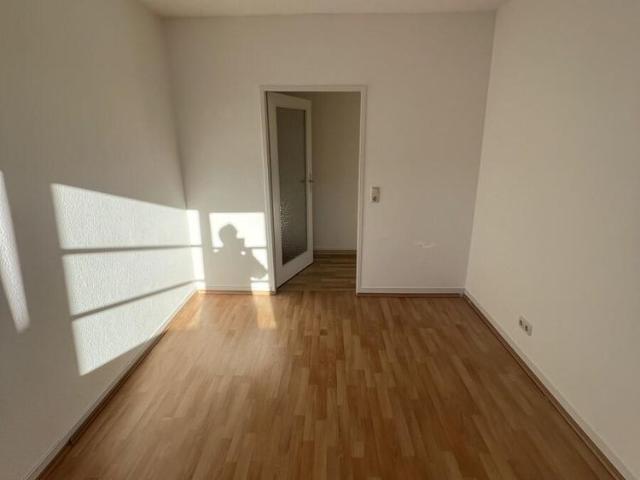 2 Zi. Dachgeschoss Wohnung mit Einbauküche!