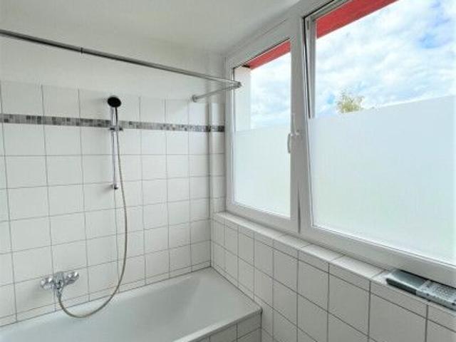 2 Zi. DG Wohnung mit SW Terrasse und 2x Tiefgarage