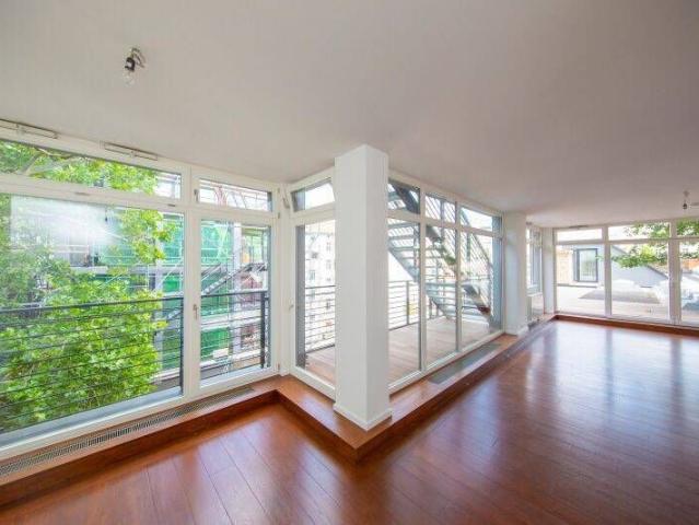 2 Zi Penthouse Whg mit großer Terrasse bodentiefen Fenstern EBK u. Aufzug