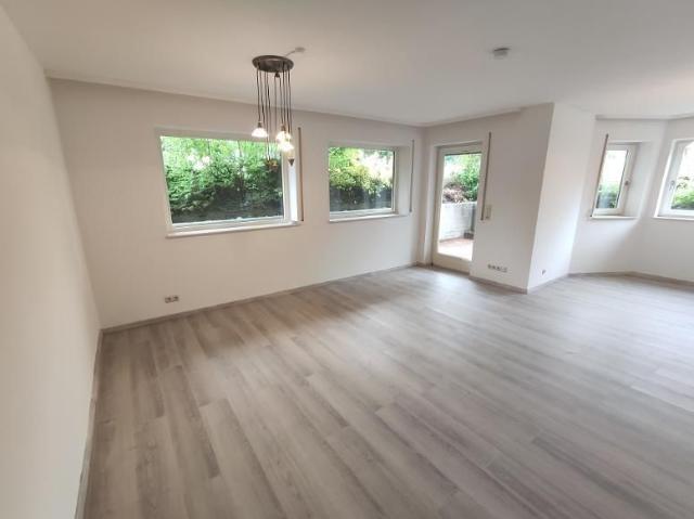 2 Zi. Souterrain Wohnung mit Terrasse und Garten optional