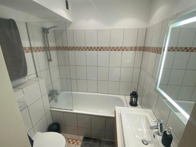 2 Zi WE,Balkon,Aufzug,TG,EBK, provisionsfrei