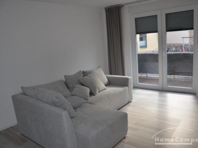 2 Zi. Whg möbliert, EG Hochparterre mit Aufzug vom Eingangsbereich des Hauses, Balkon nach Westen.Tiefgarageneinstellplatz im Haus
