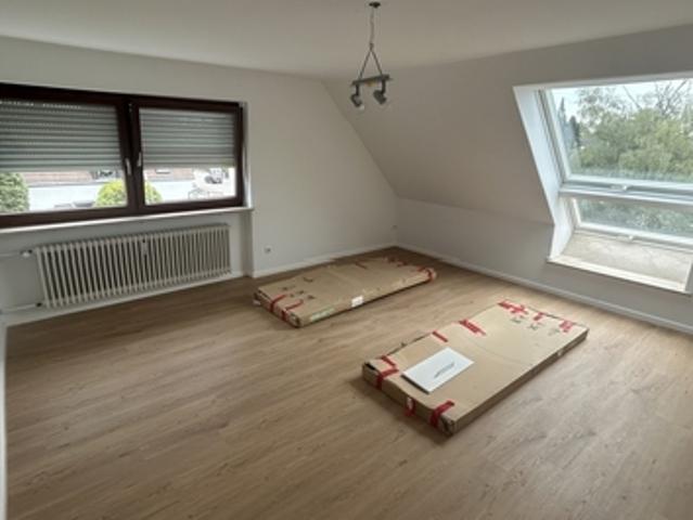 2 Zi. Wohnung Dachgeschoß 1.064,00 EUR Kaltmiete, ca.56,00 m² Wohnfläche