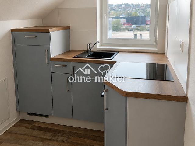2 Zi. Wohnung im DG, teilmöbliert