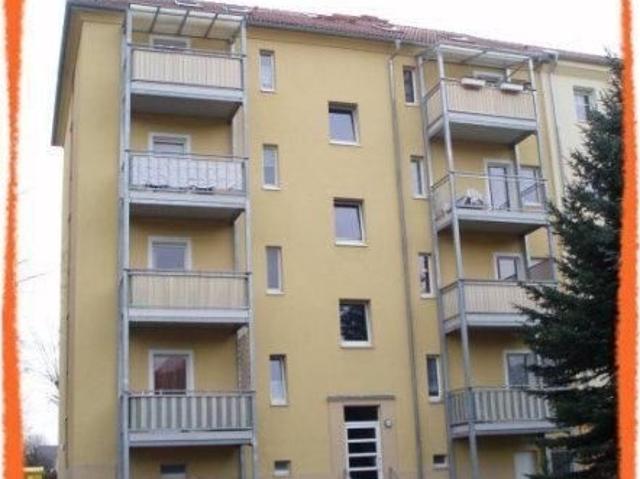 2 Zi. Wohnung mit Balkon & großer Wohnküche