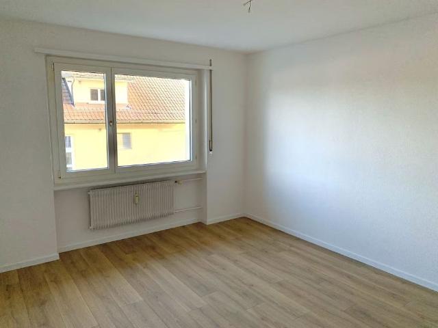 2 Zimmer, 43 m², 1. Stock