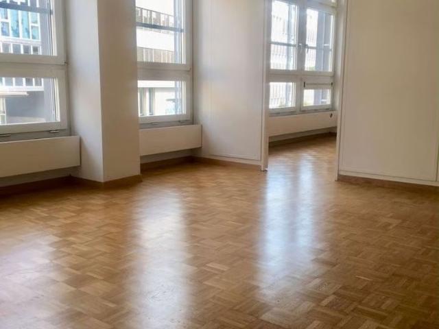 2 Zimmer, 43 m², 1. Stock