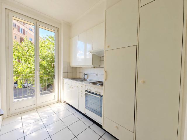 2 Zimmer, 43 m², 1. Stock