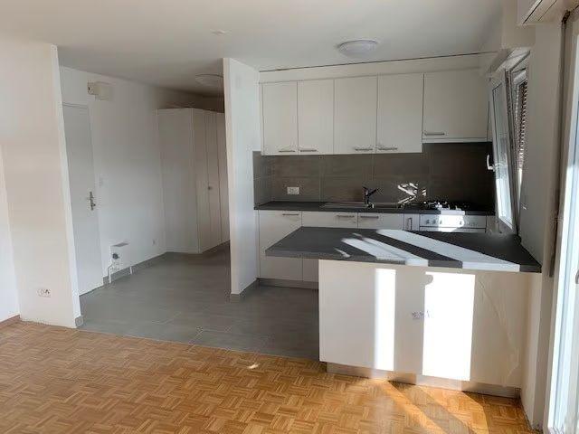 2 Zimmer, 42 m², 1. Stock