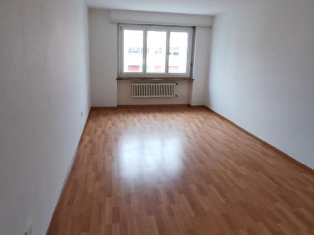 2 Zimmer, 47 m², 1. Stock