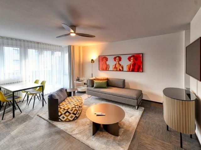 2 Zimmer, 47 m², 1. Stock