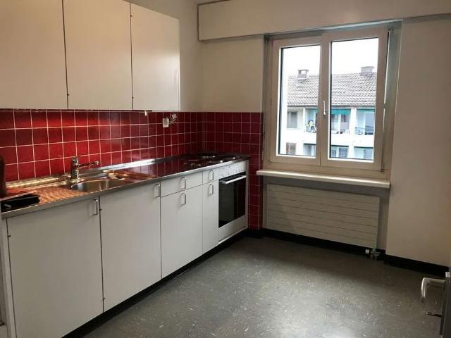2 Zimmer, 47 m², 2. Stock