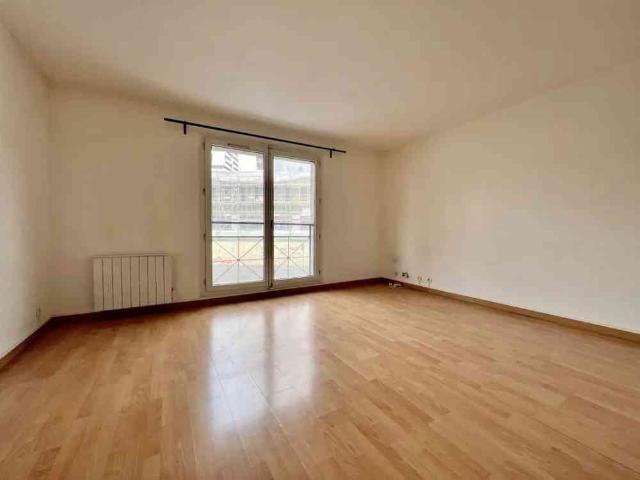 2 Zimmer, 47 m², 2. Stock