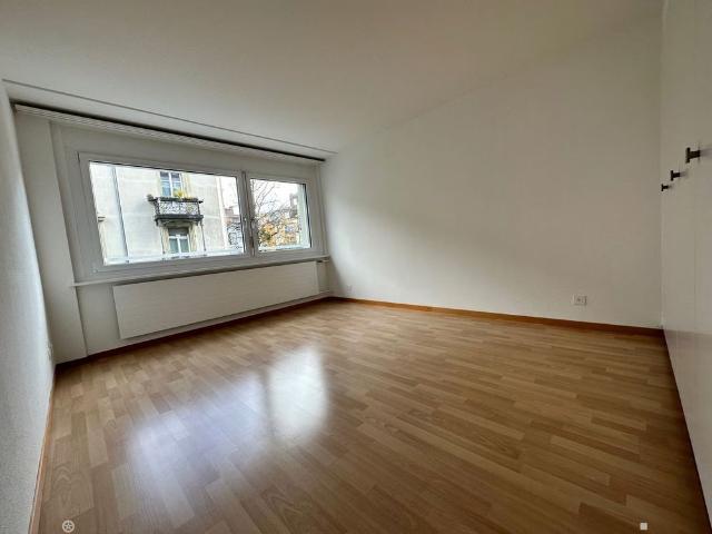 2 Zimmer, 44 m², 2. Stock