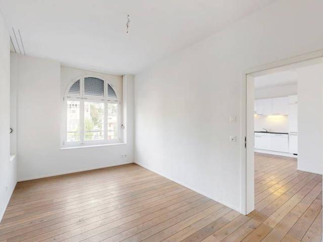 2 Zimmer, 45 m², 2. Stock