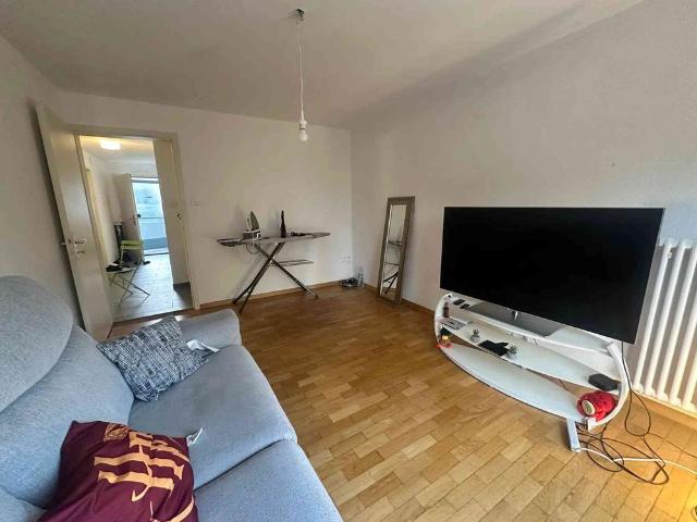 2 Zimmer, 46 m², 1. Stock