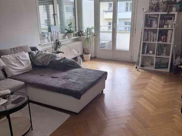 2 Zimmer, 48 m², 1. Stock