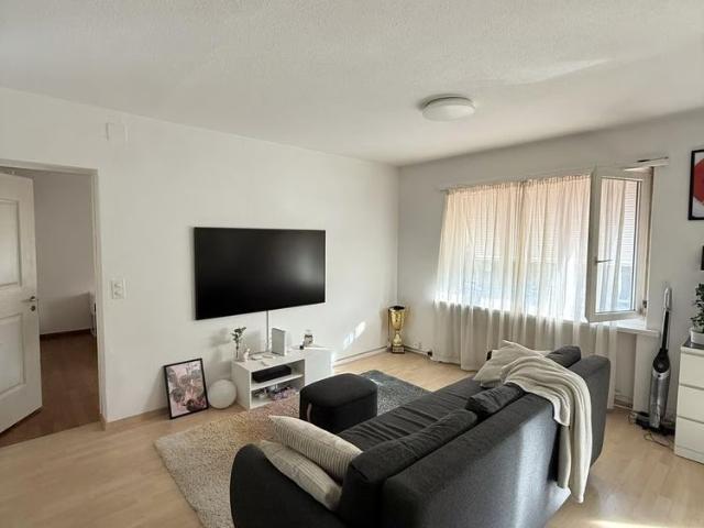 2 Zimmer, 48 m², 1. Stock