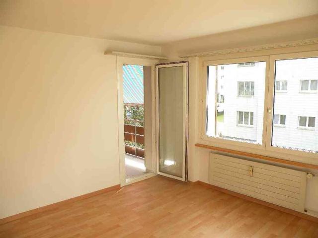 2 Zimmer, 48 m², 1. Stock
